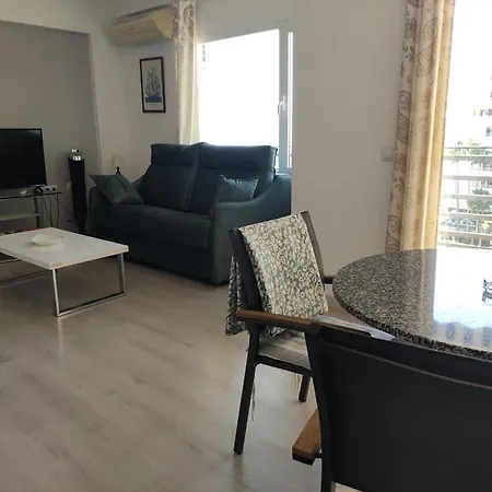 Apartment In First Line Apto 5-2 *