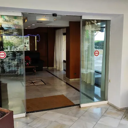 In First Line Apto 5-2 Apartment *